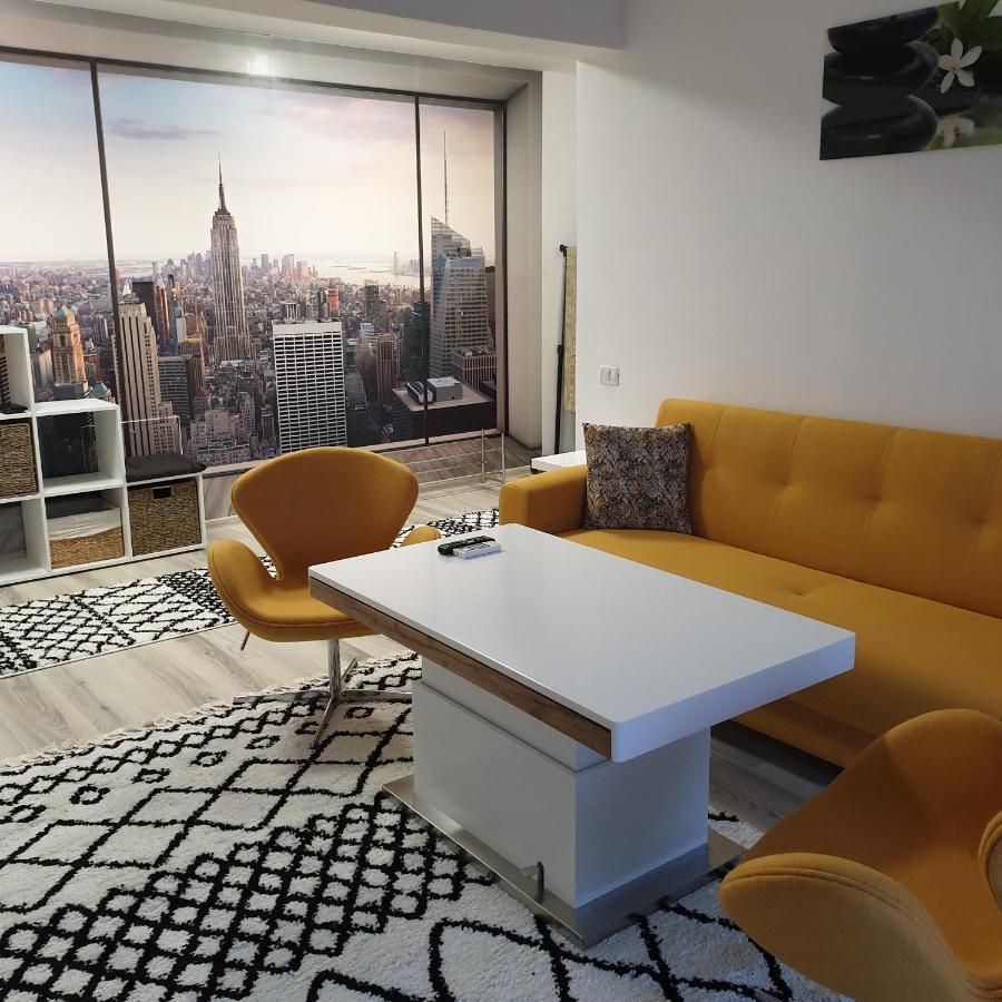 Carolina Sweet Apartament Oradea Buitenkant foto